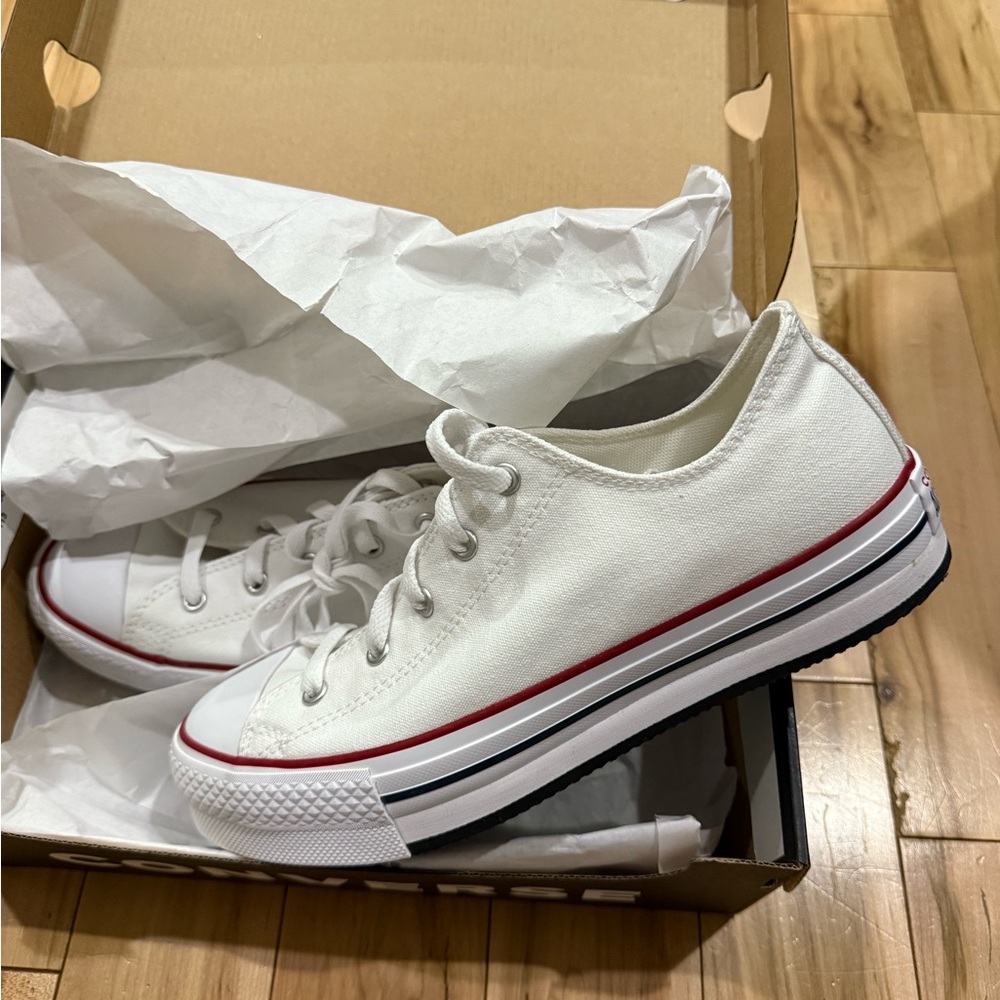 Converse Classic low top size 7